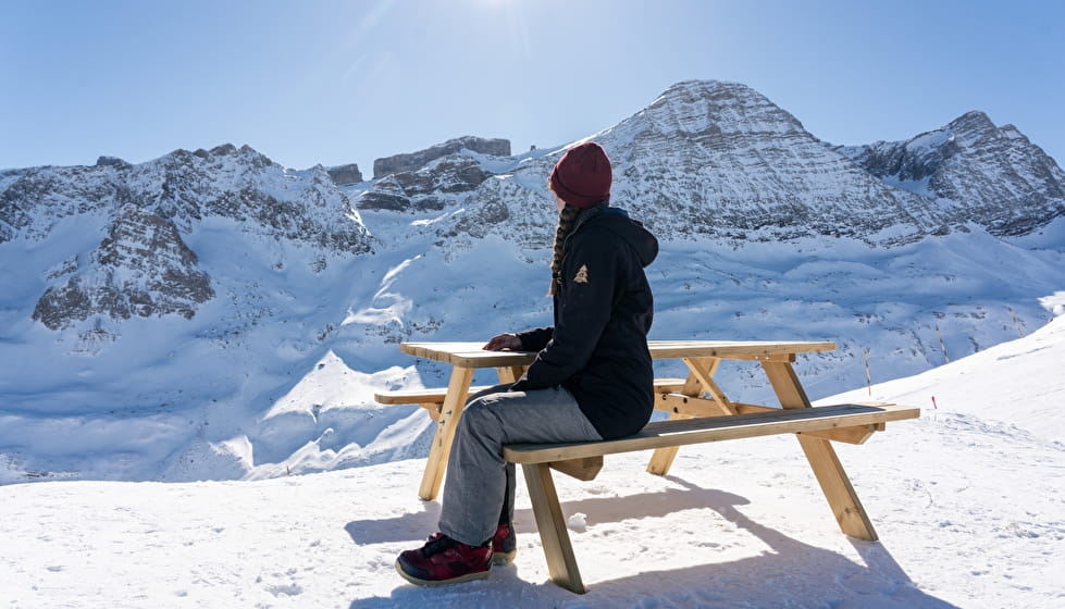 Snowboardeuse face au Cirque de Gavarnie