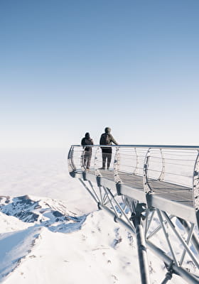 Passerelle en verre dans le vide au Pic du Midi de Bigorre