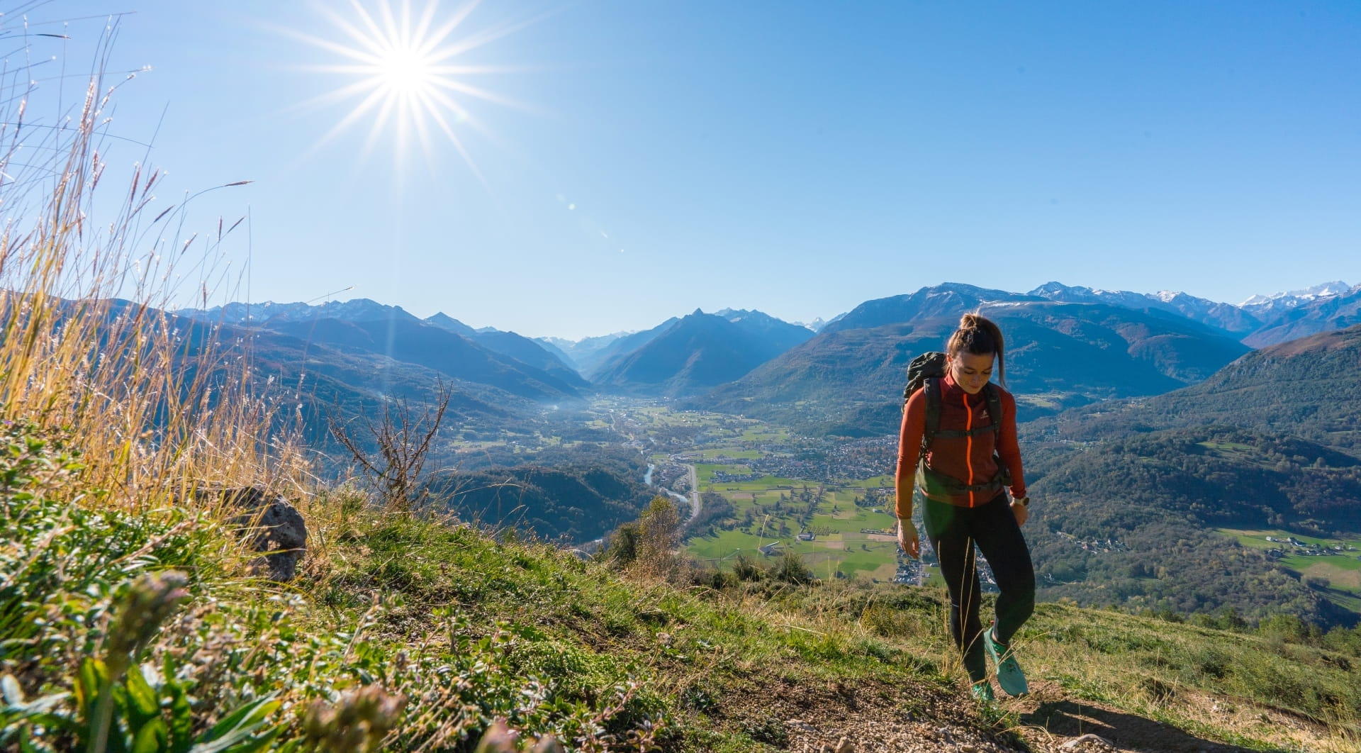 Femme en randonnée en montagne