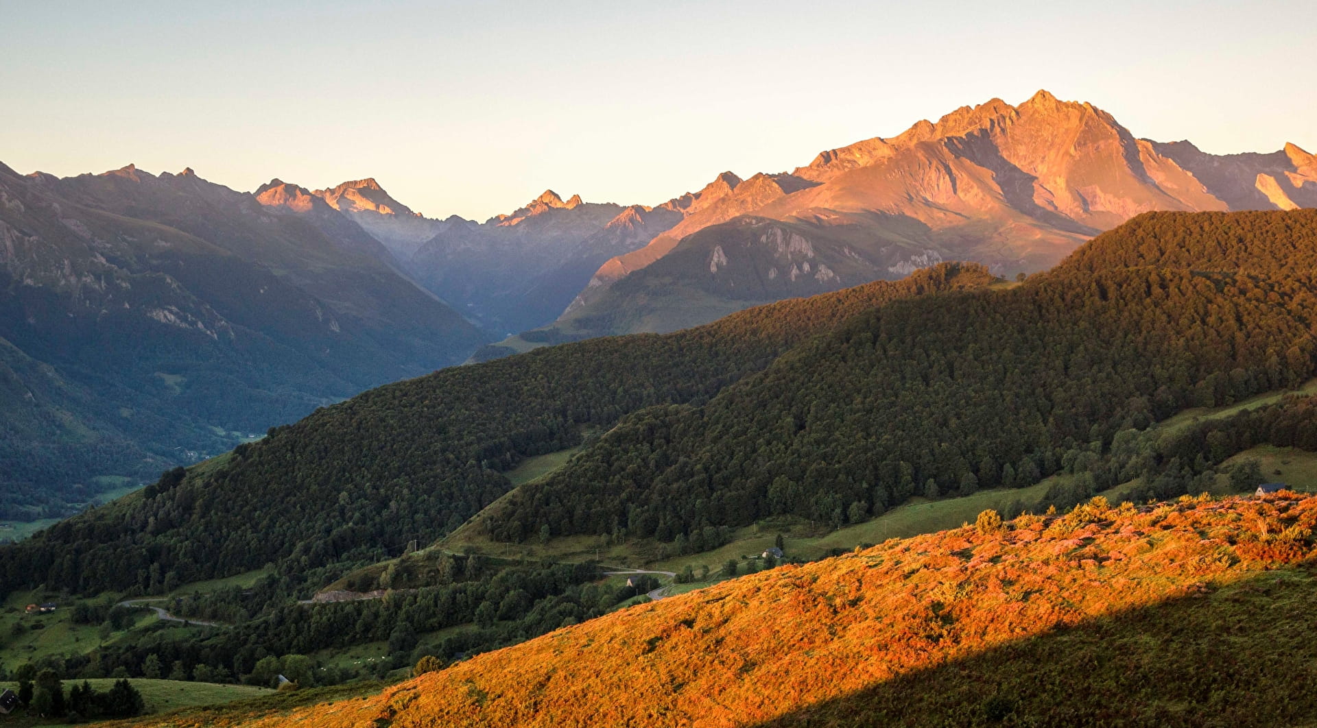 Lever de soleil sur les Gabizos