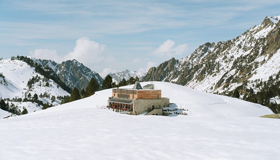 Refuge de montagne en hiver